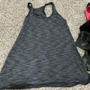 Lululemon tank top size 10-12